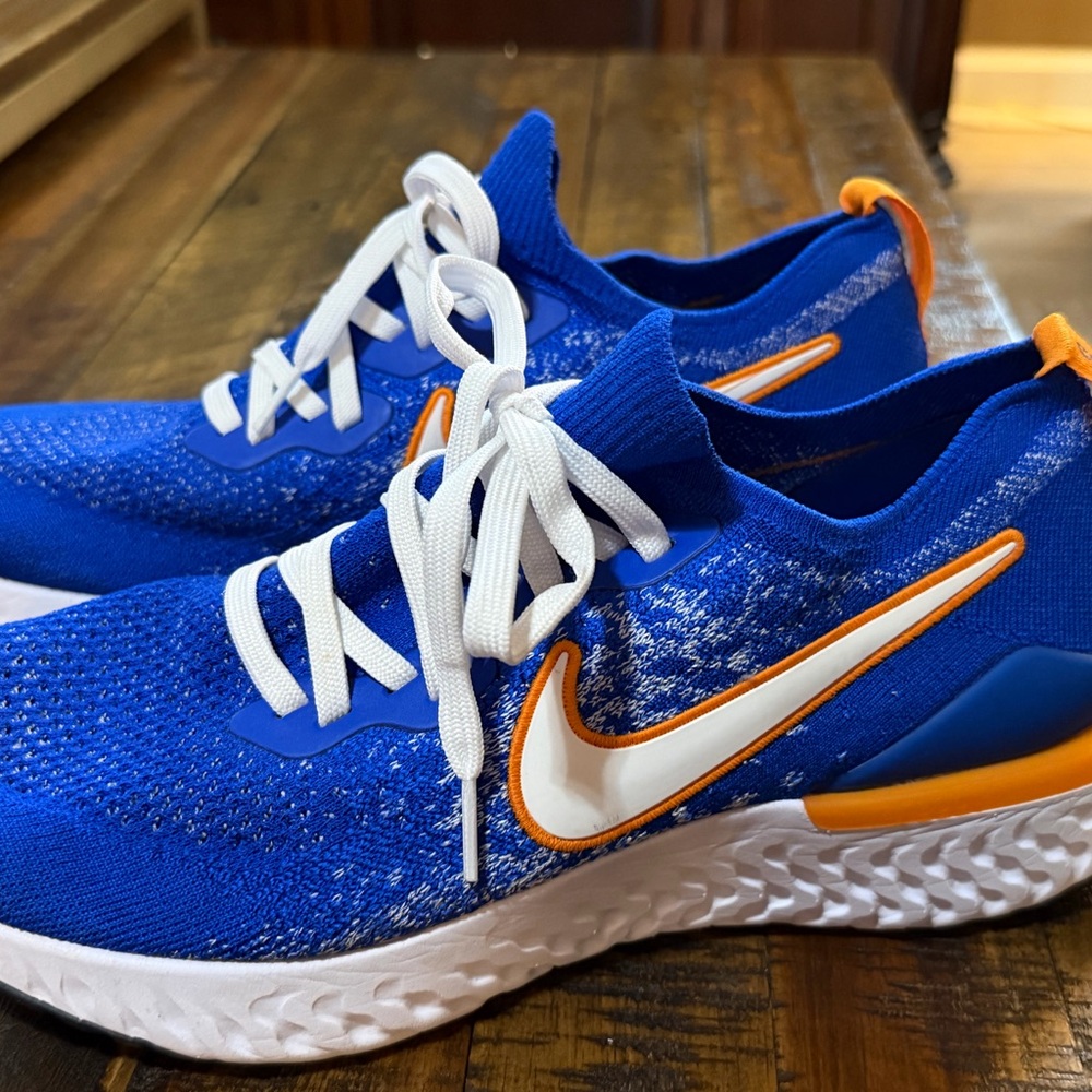 Nike epic react fly knit men's 9.5 and women's 11